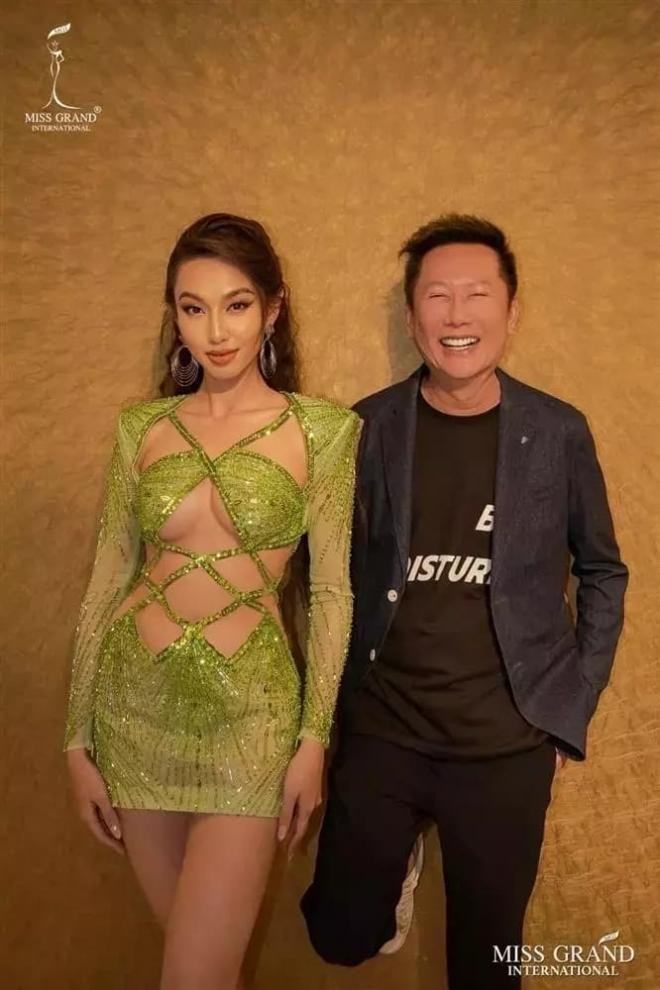 missosology-coi-hoa-hau-thuy-tien-nhu-nguoi-vo-hinh-nguyen-nhan-vi-dau-3-ngoisaovn-w666-h1000 1