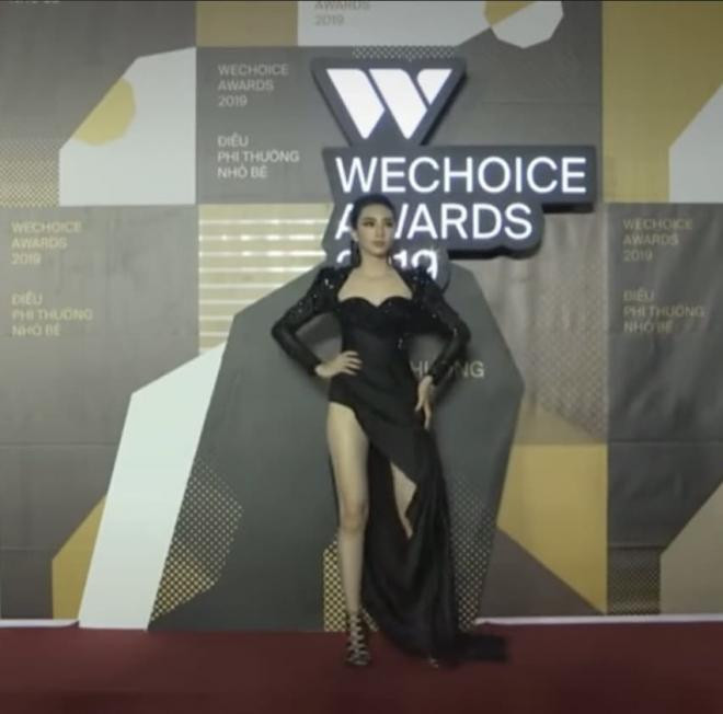 dan-tinh-xot-xa-truoc-doan-clip-thuy-tien-chua-kip-chup-anh-da-bi-moi-roi-khoi-tham-do-khi-chua-la-miss-grand-international-2022-1-ngoisaovn-w852-h842 4