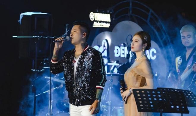 Hạnh Sino có đại gia chống lưng  0