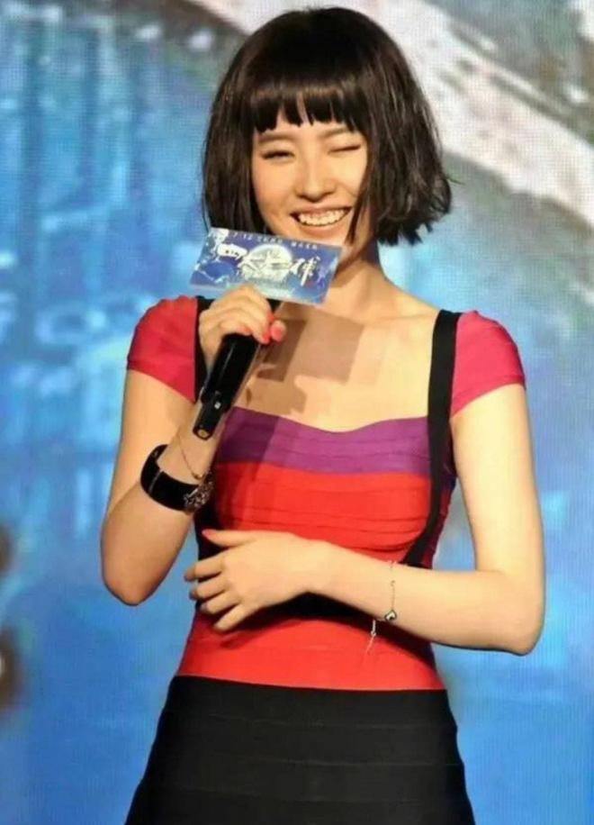 Lưu Diệc Phi 4