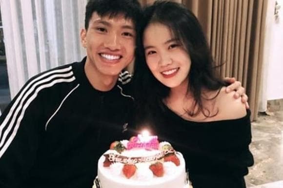 Đoàn Văn Hậu và bạn gái cũ  1