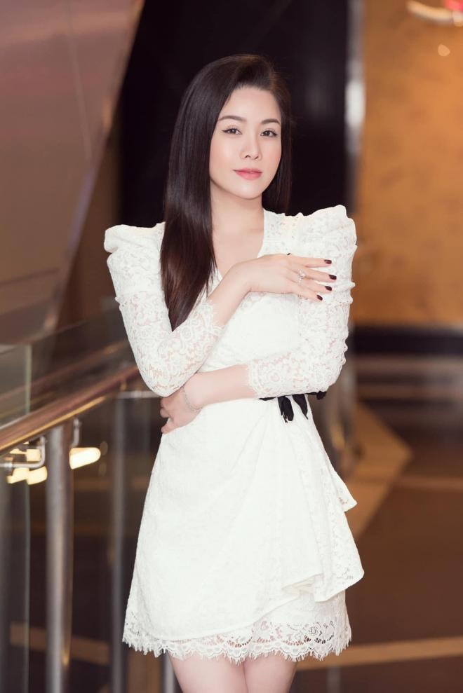 nhat-kim-anh-gay-me-voi-body-nuot-chac-o-tuoi-u40-hiem-hoi-khoe-hinh-xam-dac-biet-tren-co-the18-ngoisaovn-w1366-h2048 0