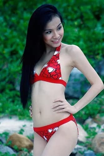 nhin-lai-loat-anh-qua-khu-cua-thuy-lam-khien-dan-tinh-phai-khang-dinh-22khong-lam-hoa-hau-moi-la22-5-ngoisaovn-w334-h500 5