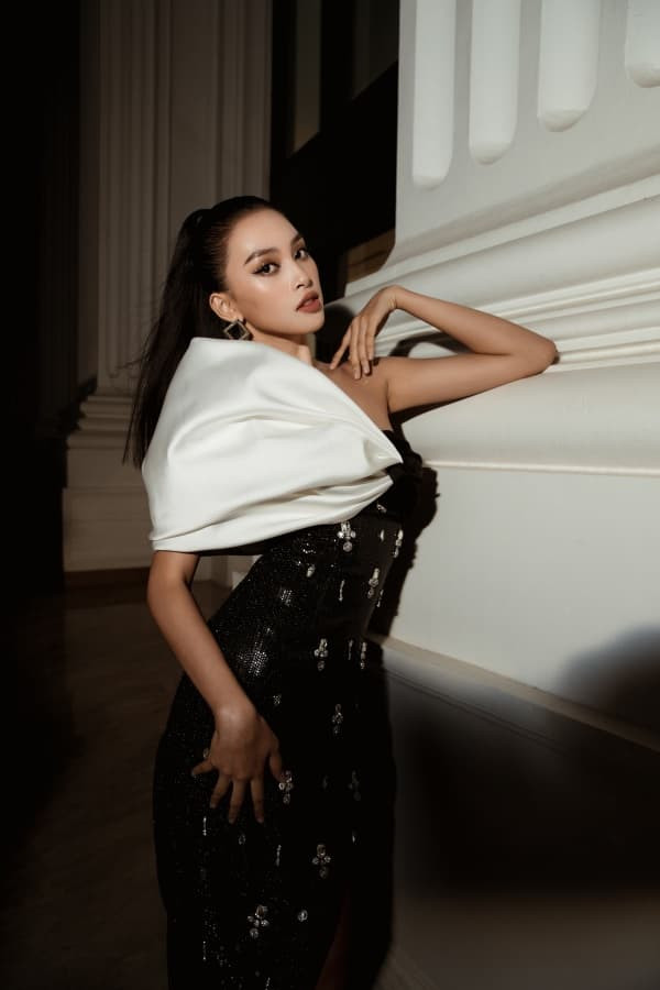 thuy-tien-hoa-quy-co-sang-sang-chanh-nhung-lai-bi-tieu-vy-luong-thuy-linh-va-kieu-loan-22chat-dep22-12-ngoisaovn-w600-h900 5