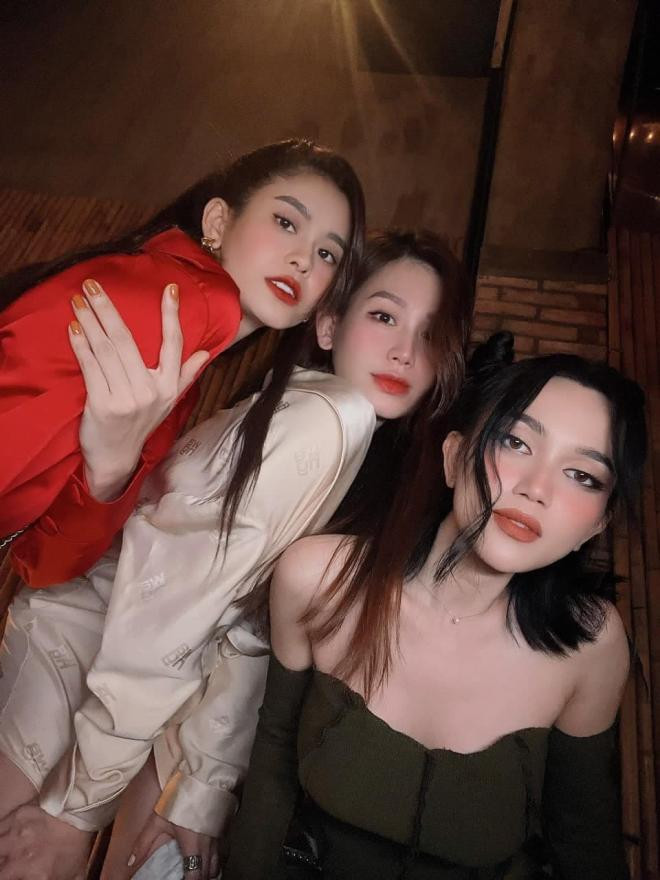 giua-nghi-van-yeu-duong-cua-truong-quynh-anh-va-chi-dan-ban-than-nu-dien-vien-lam-ro-moi-quan-he-qua-mot-chi-tiet-1-ngoisaovn-w960-h1280 6