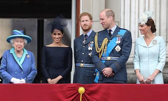  Manh nha muốn mời vợ chồng Meghan đến sự kiện lớn, Nữ hoàng lần đầu tiên vấp phải phản ứng kịch liệt, rủi ro đánh mất sự ủng hộ bấy lâu của công chúng Anh 0