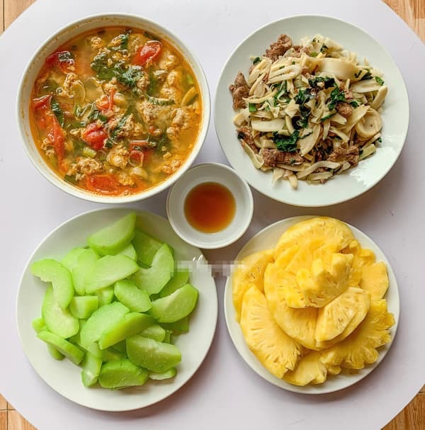 mâm cơm ngày hè  1