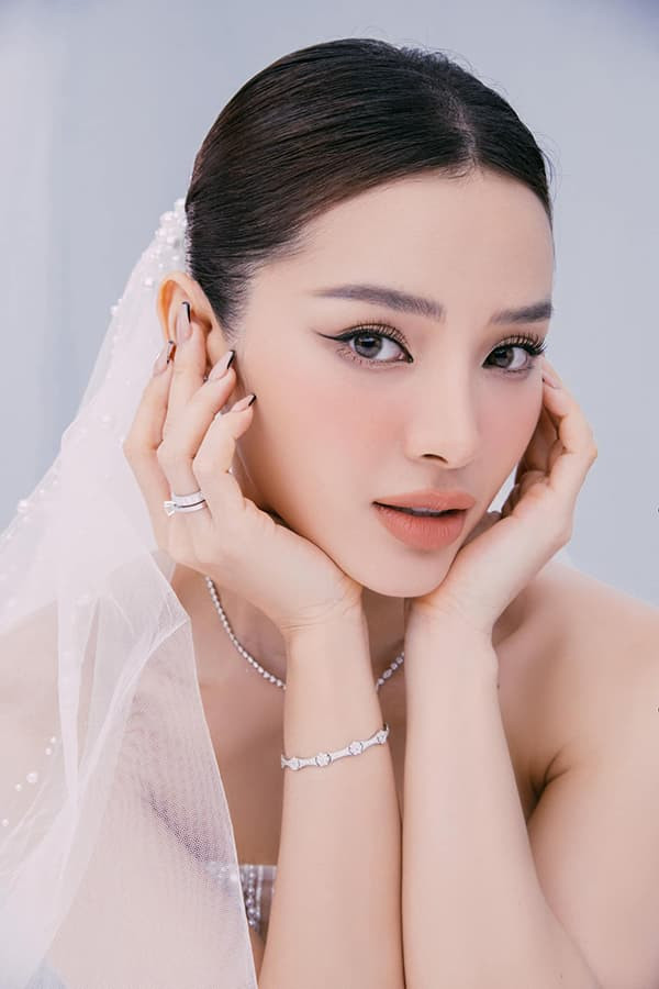 Phong-van-rieng-phuong-trinh-jolie-truoc-dam-cuoi 0