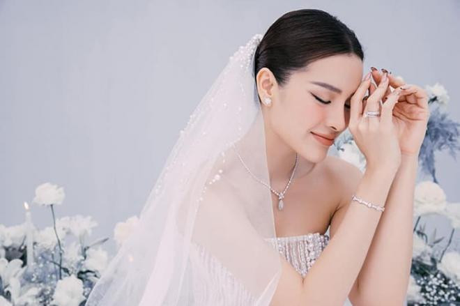 Phong-van-rieng-phuong-trinh-jolie-truoc-dam-cuoi 2