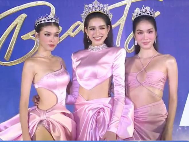 dan-hoa-hau-a-hau-dinh-dam-lo-nhan-sac-that-tren-tham-do-chung-khao-miss-world-viet-nam-2022-4-ngoisaovn-w1016-h765 1