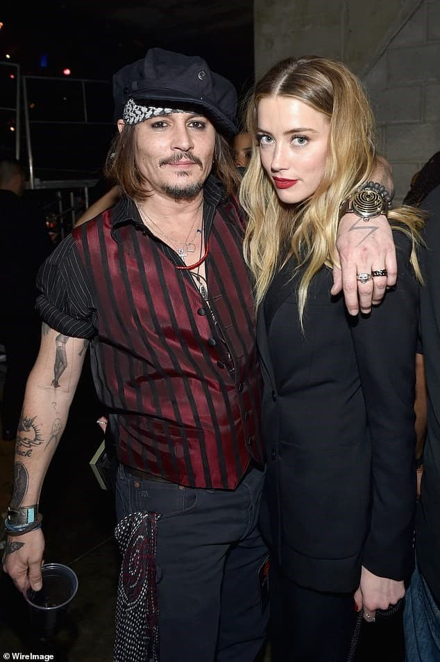 Vợ cũ Johnny Depp lộ dấu hiệu rối loạn nhân cách giữa quá trình kiện cáo đòi bồi thường 2 ngàn tỷ  2