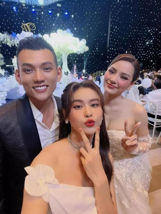 bi-chong-phuong-trinh-jolie-kich-liet-ep-chup-hoa-cuoi-de-lay-chong-truong-quynh-anh-thot-len-cau-noi-gay-ngo-ngang-1-ngoisaovn-w750-h1000 4
