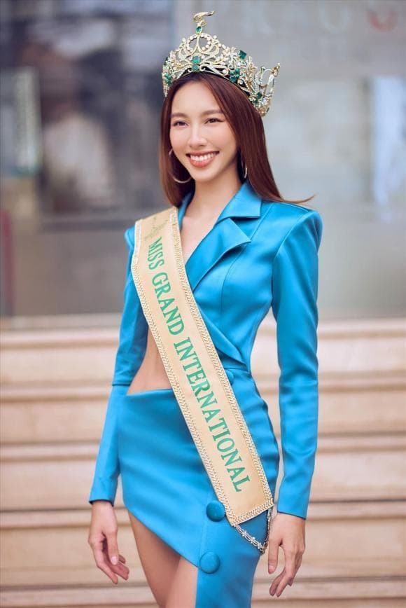 hoa-hau-thuy-tien5-ngoisaovn-w960-h1438.jpg 1