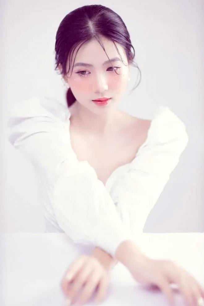 Nhan sắc đời thường cực xinh đẹp của con gái Việt Anh trong 'Chồng cũ, vợ cũ, người yêu cũ' 10