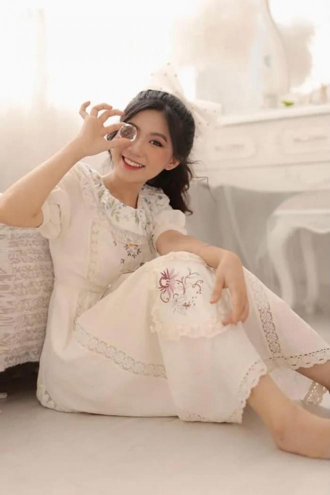 Nhan sắc đời thường cực xinh đẹp của con gái Việt Anh trong 'Chồng cũ, vợ cũ, người yêu cũ' 11