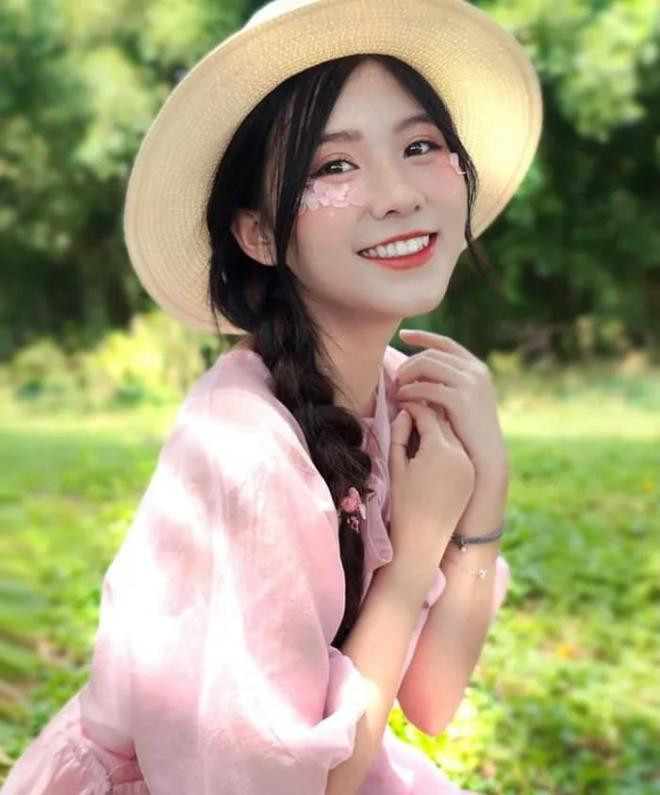 Nhan sắc đời thường cực xinh đẹp của con gái Việt Anh trong 'Chồng cũ, vợ cũ, người yêu cũ' 1