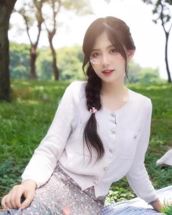 Nhan sắc đời thường cực xinh đẹp của con gái Việt Anh trong 'Chồng cũ, vợ cũ, người yêu cũ' 8