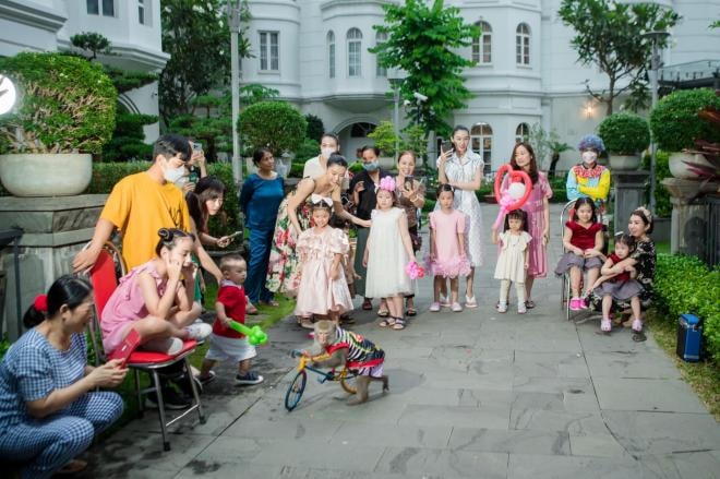 nu-hoang-sac-dep-ngoc-duyen-to-chuc-sinh-nhat-4-tuoi-cho-con-gai-cung-sieu-hoanh-trang-tai-biet-thu-cua-chong-cu-12-ngoisaovn-w2048-h1364 9
