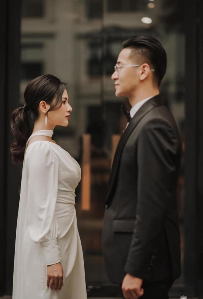Diễn viên Việt Hoa tung loạt ảnh cưới 'tình bể bình' bên bạn trai đẹp như tài tử điện ảnh 4 Diễn viên Việt Hoa tung loạt ảnh cưới 'tình bể bình' bên bạn trai đẹp như tài tử điện ảnh 4