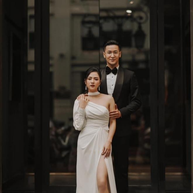 Diễn viên Việt Hoa tung loạt ảnh cưới 'tình bể bình' bên bạn trai đẹp như tài tử điện ảnh 2 Diễn viên Việt Hoa tung loạt ảnh cưới 'tình bể bình' bên bạn trai đẹp như tài tử điện ảnh 2