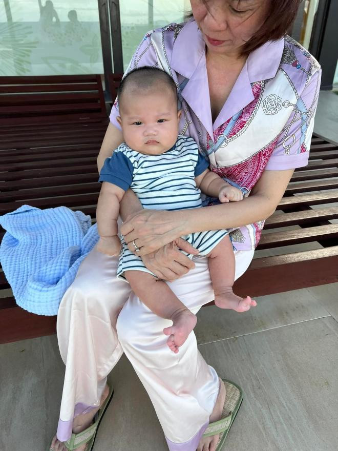 em gái Quang Vinh đi Nha Trang  4