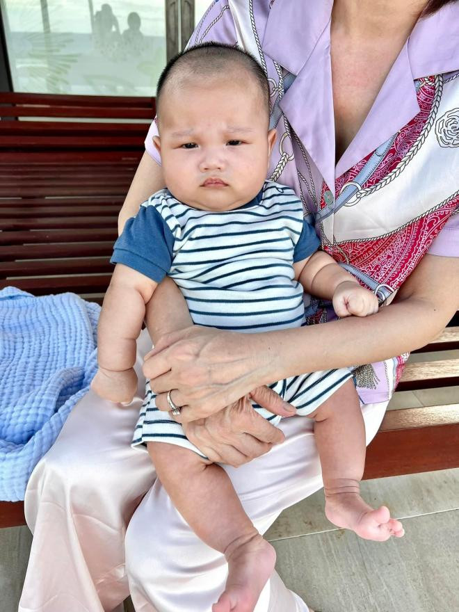 em gái Quang Vinh đi Nha Trang  6