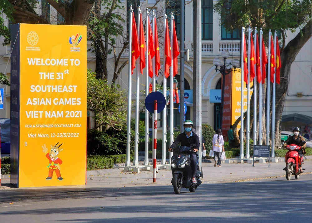 Hà Nội trang hoàng đường phố chào đón SEA Games 31 - Ảnh 2.