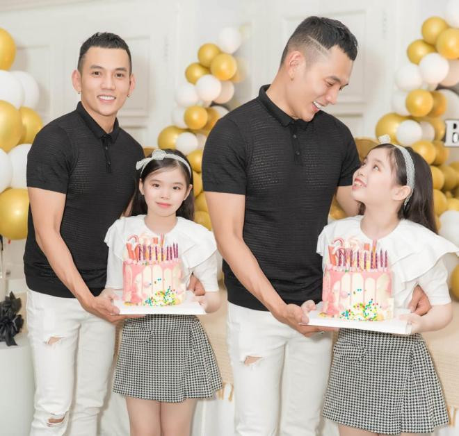 bi-mia-mai-chuyen-cuoi-vo-co-con-rieng-vo-chong-ly-binh-va-phuong-trinh-jolie-bat-tay-nhau-phan-phao-cuc-chat-2-ngoisaovn-w1000-h953 4