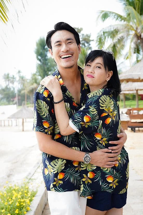 Cát Phượng đăng đàn giữa đêm  1