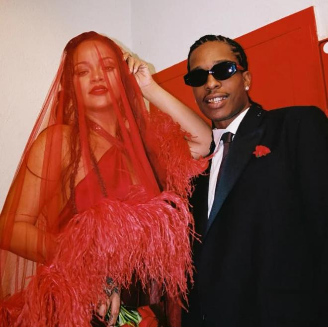 Cầu hôn kiểu bạn trai Rihanna: Gắn dòng chữ 'Cưới anh nhé' lên răng, cách cô nàng đáp trả cũng 'độc' không kém  8