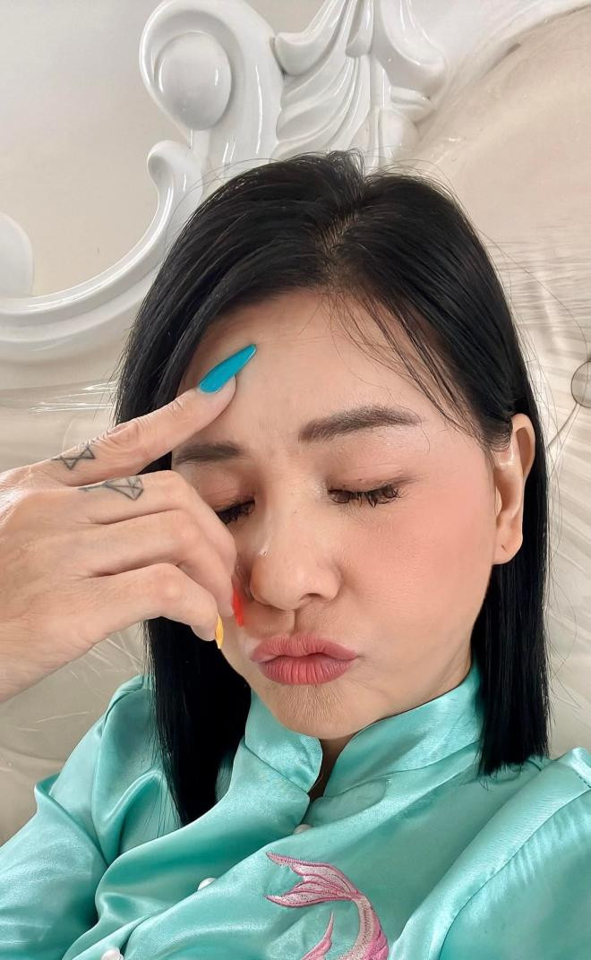 Cát Phượng đăng đàn giữa đêm  1