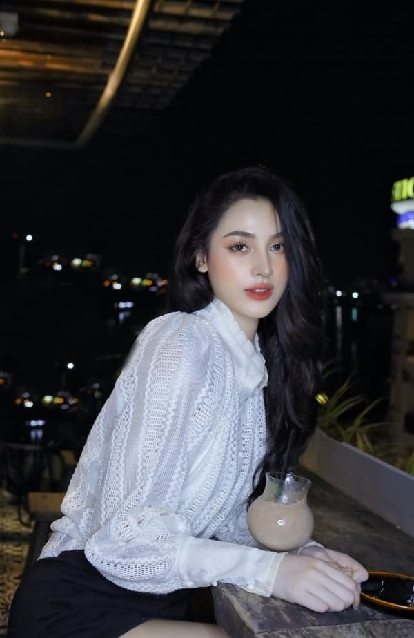 hang-loat-cac-guong-mat-mi-nhan-dinh-dam-quyet-dinh-22chinh-chien22-tai-hoa-hau-cac-dan-toc-viet-nam-2022-8-ngoisaovn-w600-h924 6