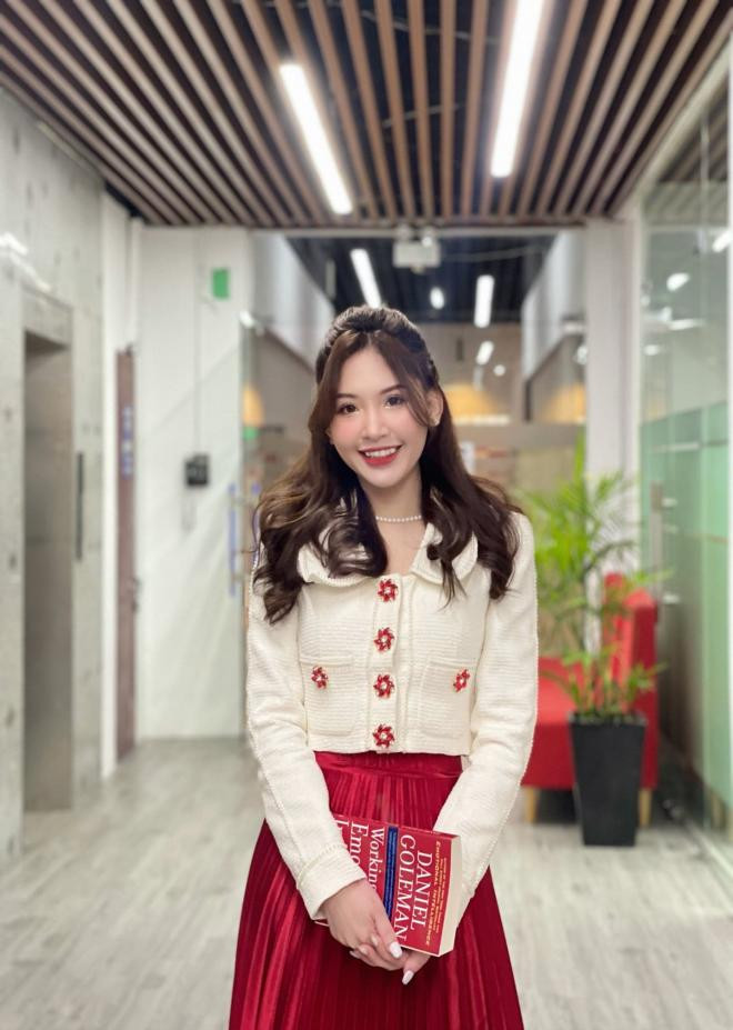 nhan sắc mc minh đức  12