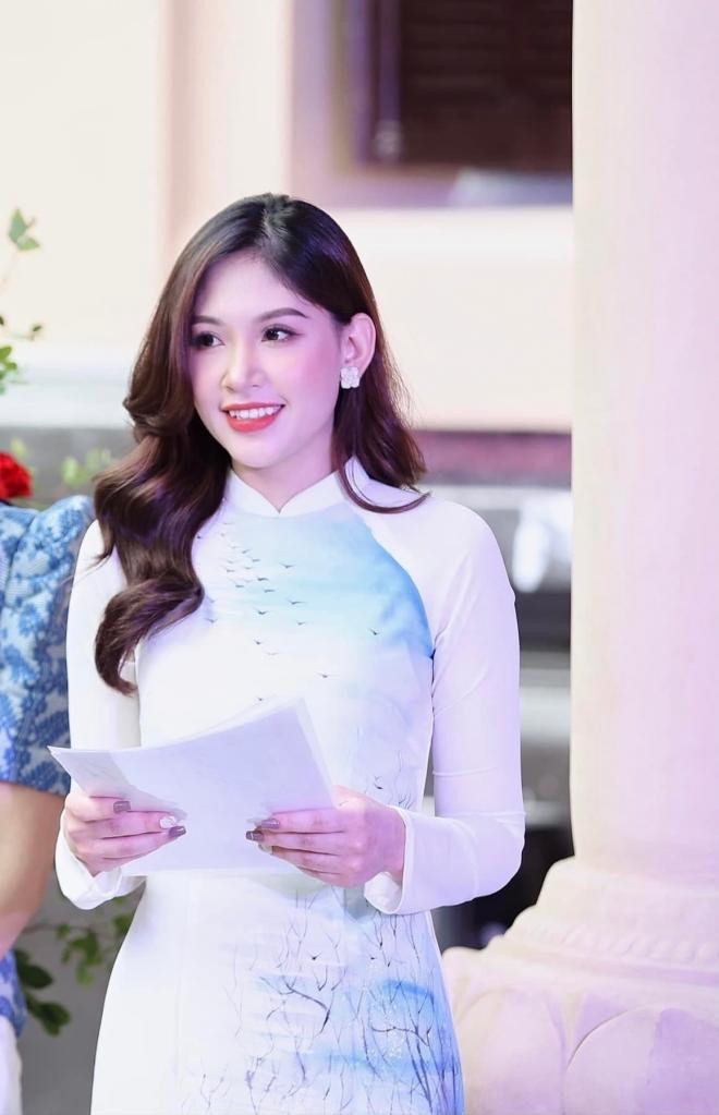 nhan sắc mc minh đức  7