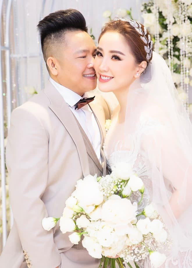 Bảo Thy hành họe thúy ngân 1 Bảo Thy hành họe thúy ngân 1