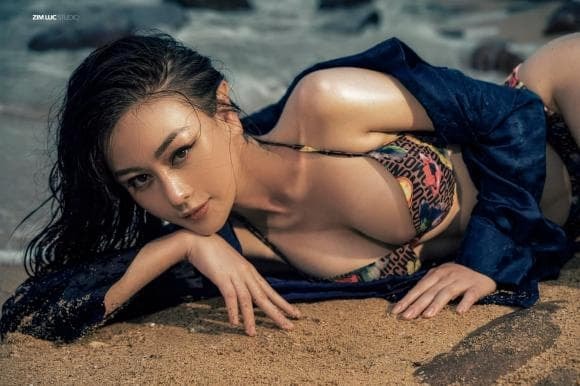 Phương Oanh phô diễn thân hình đồng hồ cát với bikini một mảnh, body tuổi 33 thực sự gây mê 9