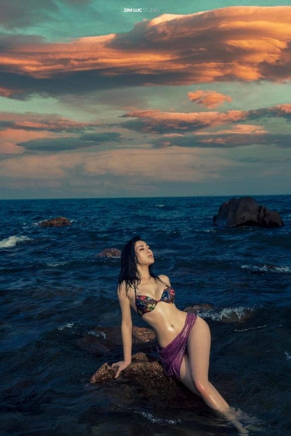 Phương Oanh phô diễn thân hình đồng hồ cát với bikini một mảnh, body tuổi 33 thực sự gây mê 7