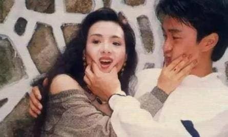 29 năm trước, nữ hoàng phim 18+ bỏ ra gần 7 tỷ đồng mua bảo hiểm cho vòng một, đến bây giờ ở tuổi 56 có còn quyến rũ như xưa? 11