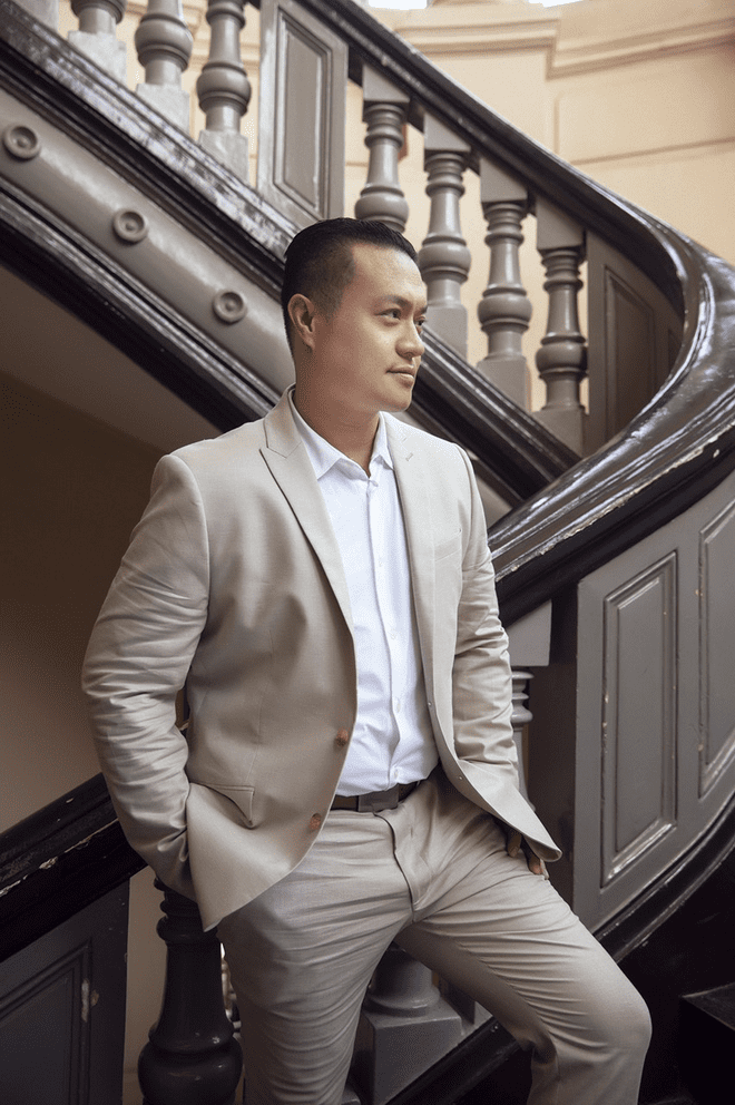anh-cuoi-minh-chanh-va-vo-165 (1).png 1