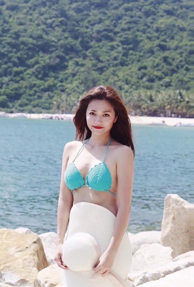 Kiều Anh mặc áo tắm  0