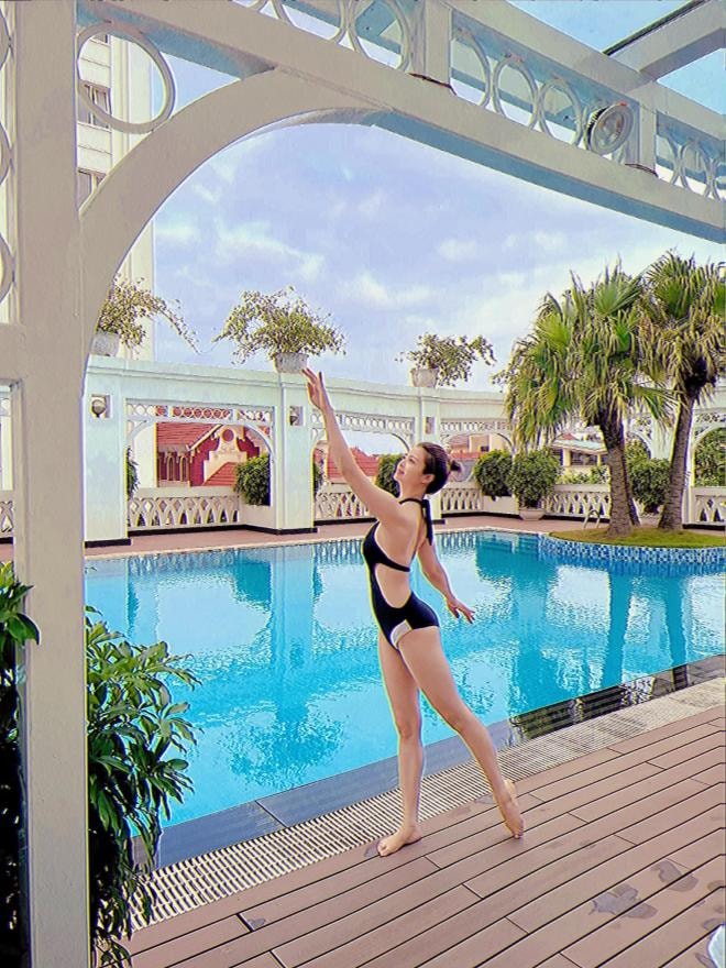 Kiều Anh mặc áo tắm  1