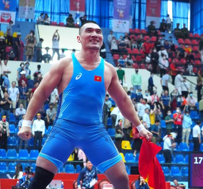 Đô vật vừa đoạt HCV SEA Games 31 - Hà Văn Hiếu gây sốt khi bất ngờ xuất hiện trong phim điện ảnh 1 Đô vật vừa đoạt HCV SEA Games 31 - Hà Văn Hiếu gây sốt khi bất ngờ xuất hiện trong phim điện ảnh 1