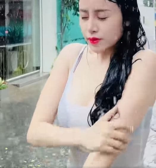 bà tưng gợi cảm 4