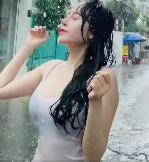 bà tưng gợi cảm 1