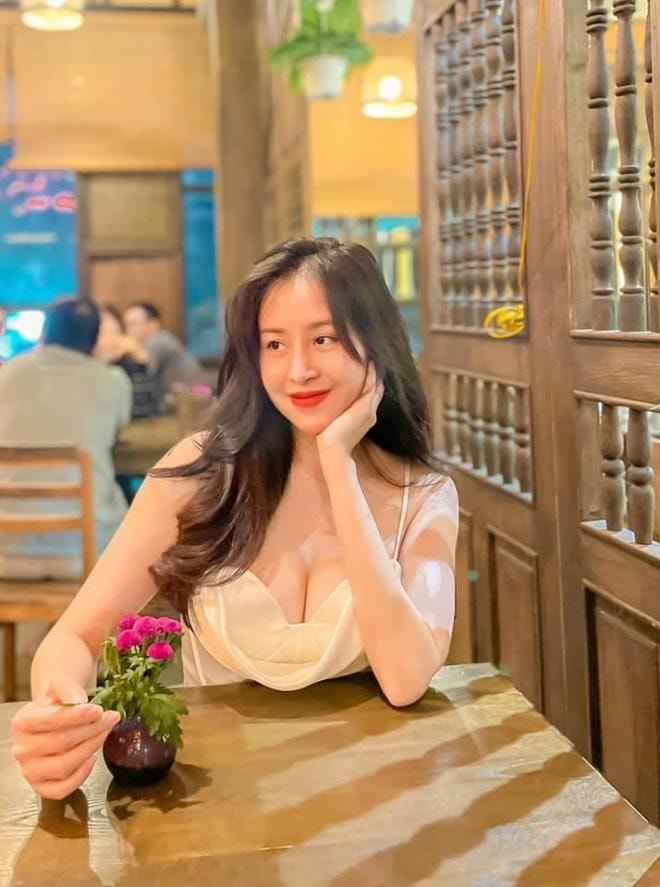 bà tưng gợi cảm 0