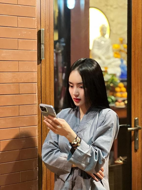 Phương Trang hiến tạng 3 Phương Trang hiến tạng 3