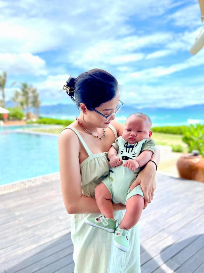 con quang vinh đi du lịch  0