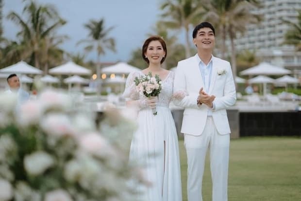 khuong-ngoc-tung-hinh-anh-cuoi-22full-hd22-nhan-sac-vo-kin-tieng-lo-dien-ro-mon-mot-2-ngoisaovn-w620-h413 3