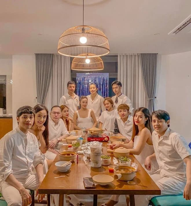 lo-dia-diem-va-dan-khach-moi-du-hon-le-minh-hang-nu-ca-si-dap-the-nao-khi-fan-22khong-no-de-chi-di-lay-chong22-6-ngoisaovn-w660-h710 1