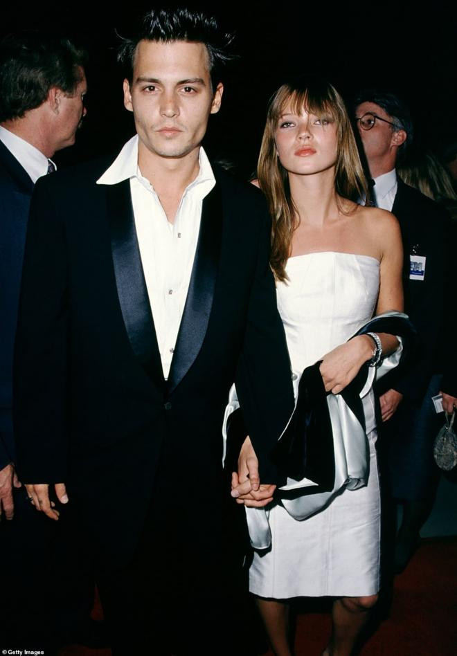 Kate Moss đứng ra làm chứng cho tình cũ Johnny Depp, dân tình nuối tiếc cặp đôi đẹp nhất nhì Hollywood một thời 10
